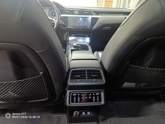 Audi e-tron 14 of 18