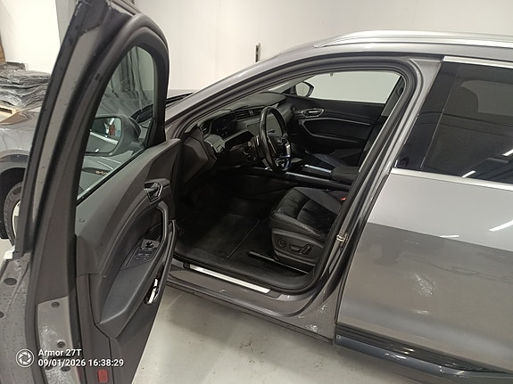 Audi e-tron 6 of 18