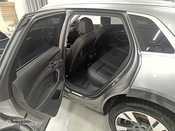 Audi e-tron 13 of 18
