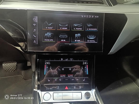 Audi e-tron 10 of 18