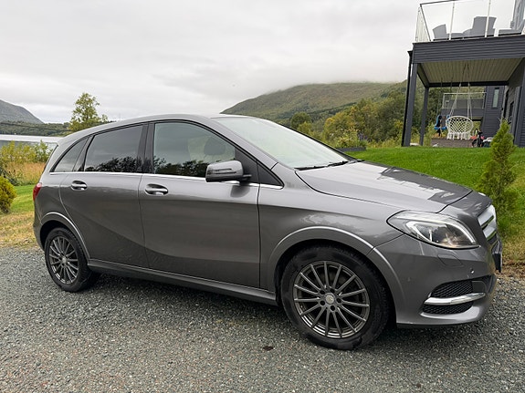 Mercedes-Benz B-Electric 4 of 30