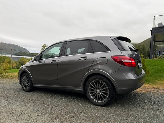 Mercedes-Benz B-Electric 9 of 30