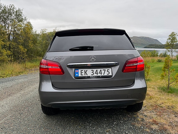 Mercedes-Benz B-Electric 12 of 30