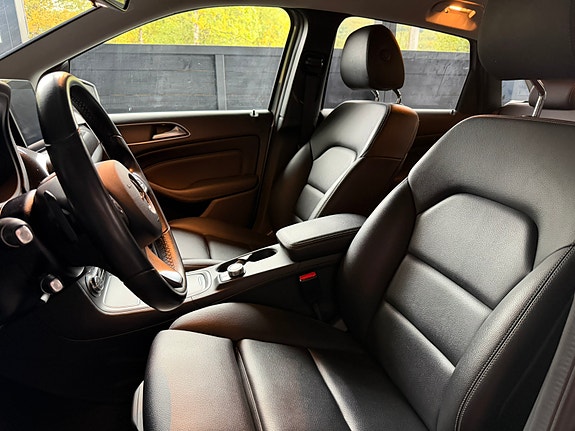 Mercedes-Benz B-Electric 23 of 30