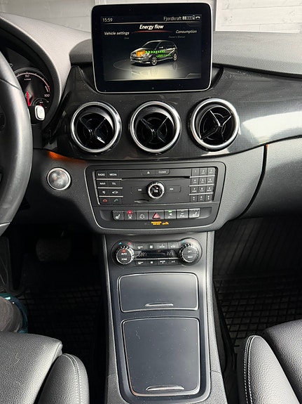 Mercedes-Benz B-Electric 29 of 30
