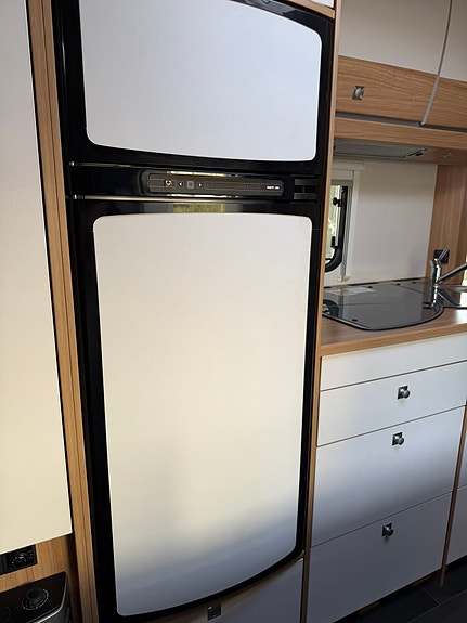 Dethleffs Camper 560 FMK m/Isocamp 13 of 23