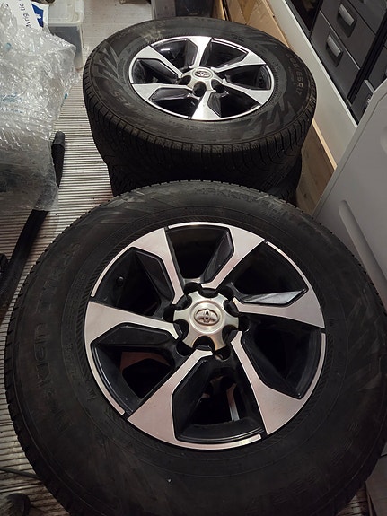 Toyota HiLux 12 of 20