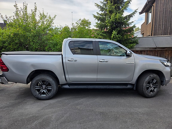 Toyota HiLux 9 of 20