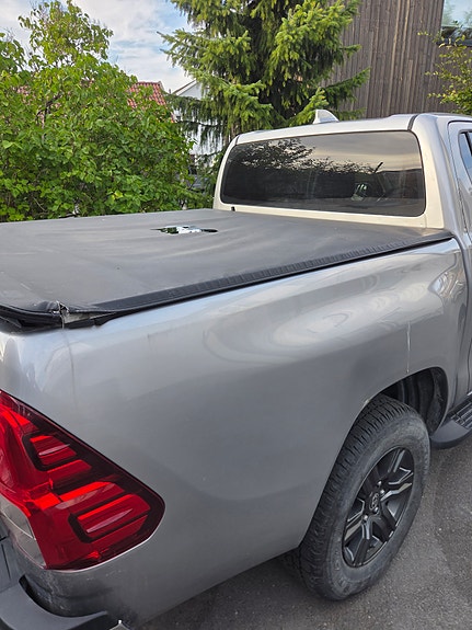 Toyota HiLux 20 of 20