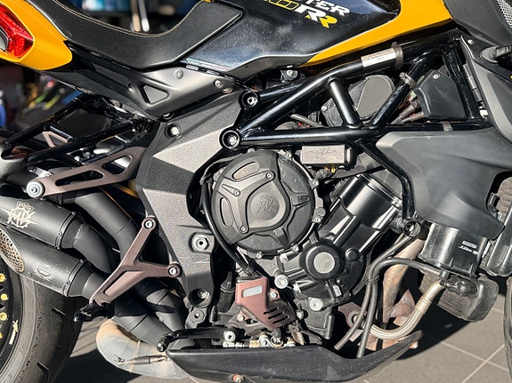 MV Agusta Brutale 800 Dragster rr 4 of 21