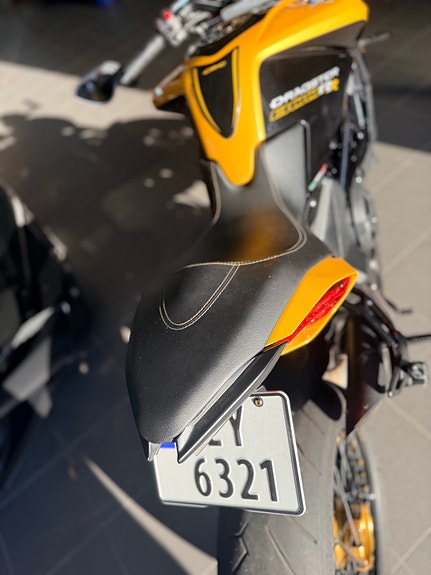 MV Agusta Brutale 800 Dragster rr 16 of 21