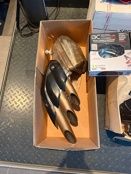 MV Agusta Brutale 800 Dragster rr 18 of 21