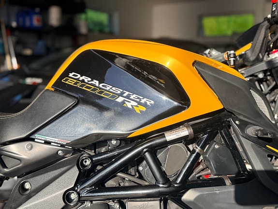 MV Agusta Brutale 800 Dragster rr 9 of 21