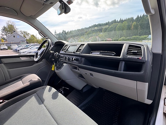 Volkswagen Transporter 27 of 30