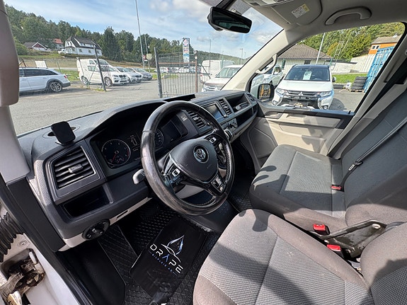 Volkswagen Transporter 23 of 30