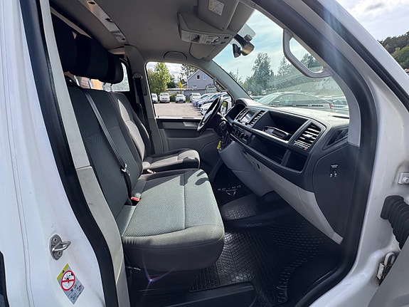 Volkswagen Transporter 26 of 30