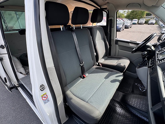Volkswagen Transporter 28 of 30