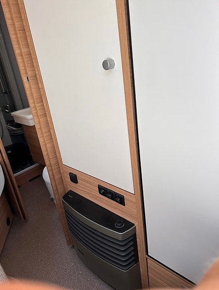 Dethleffs 560 FMK Camper med Aircondition & ryggekamera 24 of 27