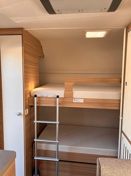 Dethleffs 560 FMK Camper med Aircondition & ryggekamera 15 of 27