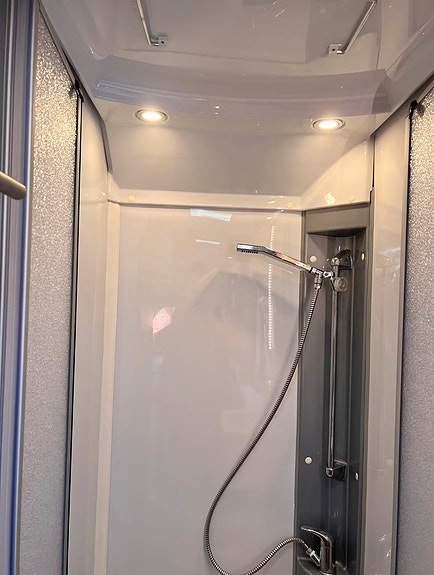 Dethleffs 560 FMK Camper med Aircondition & ryggekamera 19 of 27