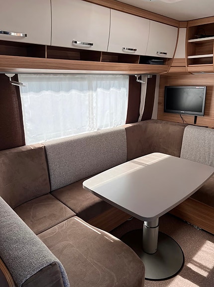 Dethleffs 560 FMK Camper med Aircondition & ryggekamera 8 of 27