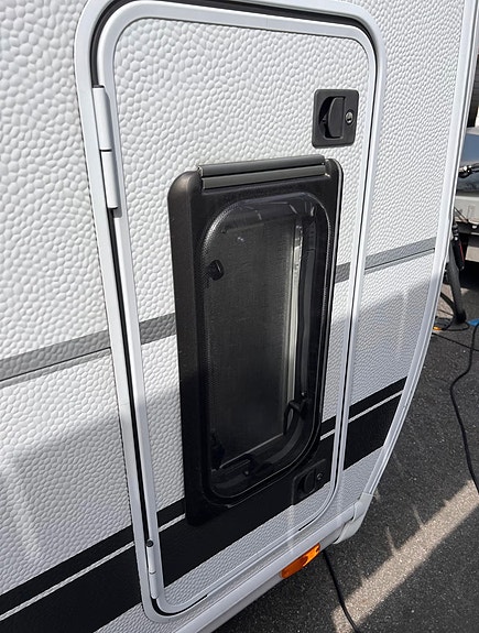 Dethleffs 560 FMK Camper med Aircondition & ryggekamera 5 of 27