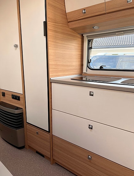 Dethleffs 560 FMK Camper med Aircondition & ryggekamera 11 of 27