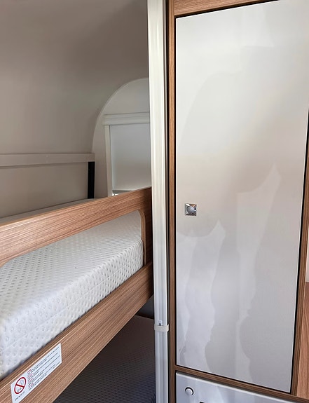 Dethleffs 560 FMK Camper med Aircondition & ryggekamera 17 of 27