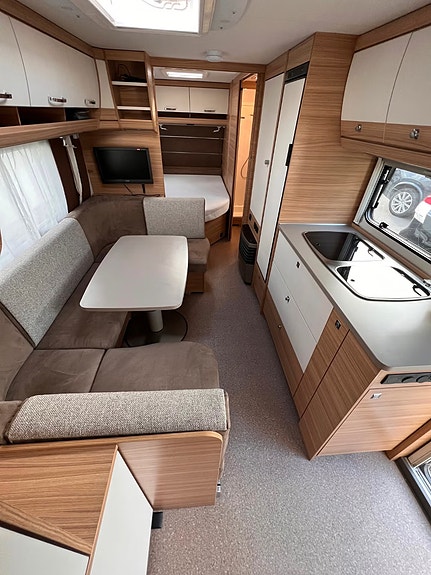 Dethleffs 560 FMK Camper med Aircondition & ryggekamera 7 of 27