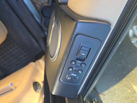 Land Rover Discovery 25 of 27
