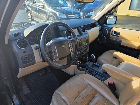 Land Rover Discovery 15 of 27