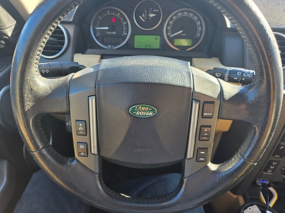 Land Rover Discovery 18 of 27
