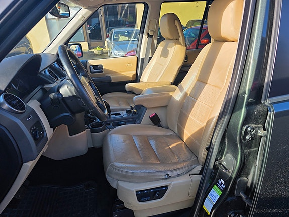 Land Rover Discovery 13 of 27