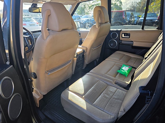 Land Rover Discovery 22 of 27