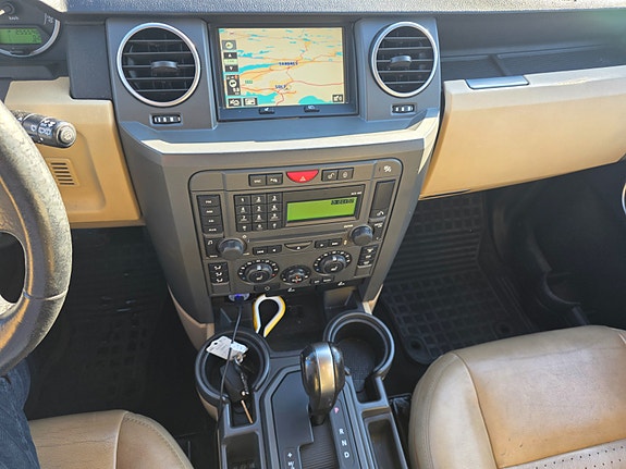 Land Rover Discovery 17 of 27