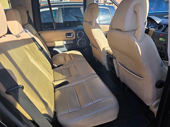 Land Rover Discovery 23 of 27
