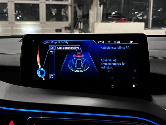 BMW i8 29 of 30