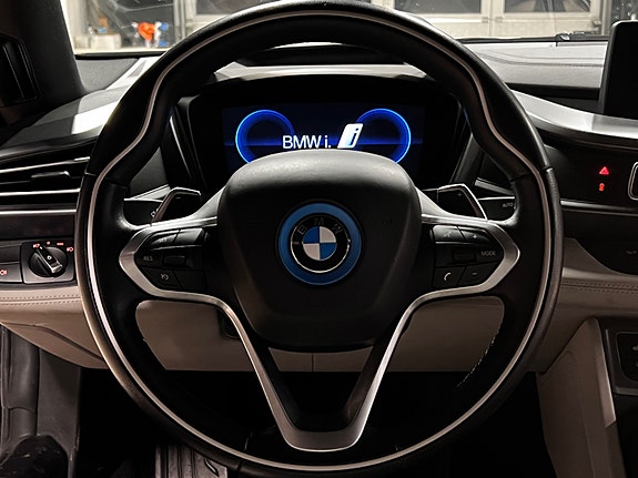 BMW i8 21 of 30