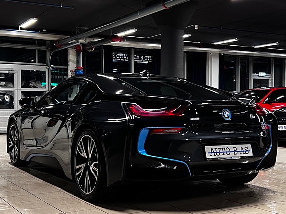 BMW i8 3 of 30