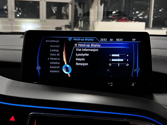 BMW i8 27 of 30