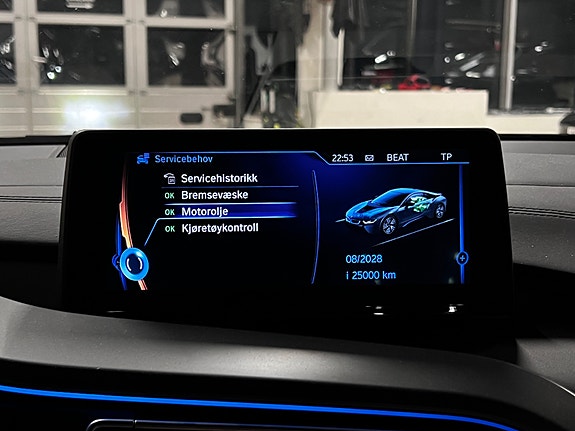 BMW i8 25 of 30