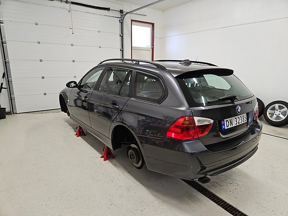 BMW 320d 3 of 30