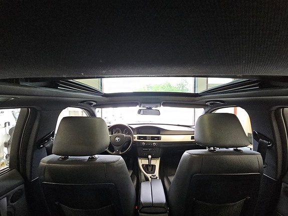 BMW 320d 30 of 30