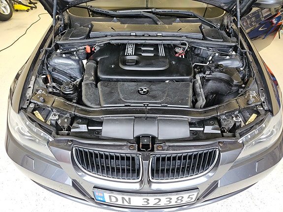 BMW 320d 20 of 30