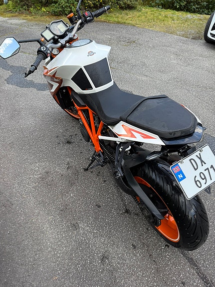 KTM 1290 Super Duke R 5 of 8