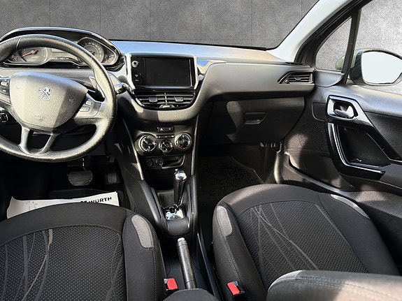 Peugeot 208 15 of 24