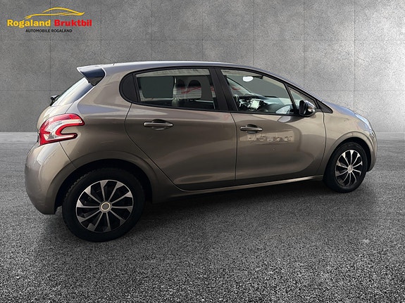Peugeot 208 6 of 24