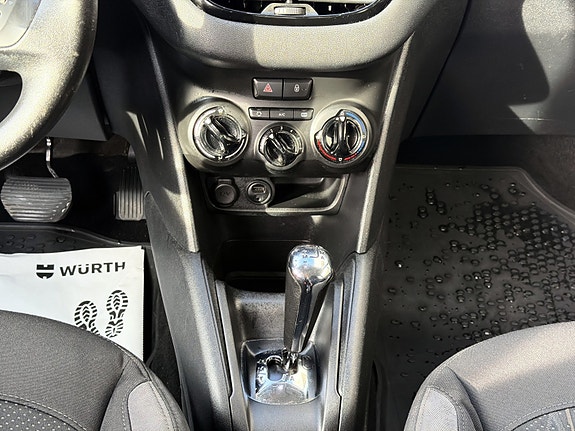 Peugeot 208 16 of 24