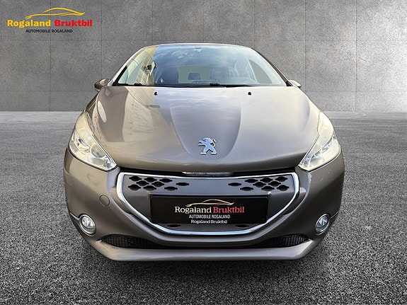 Peugeot 208 3 of 24