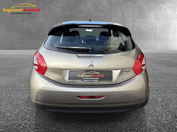 Peugeot 208 8 of 24